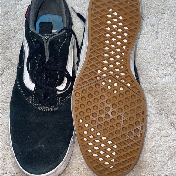 Vans - Picture 2 of 2